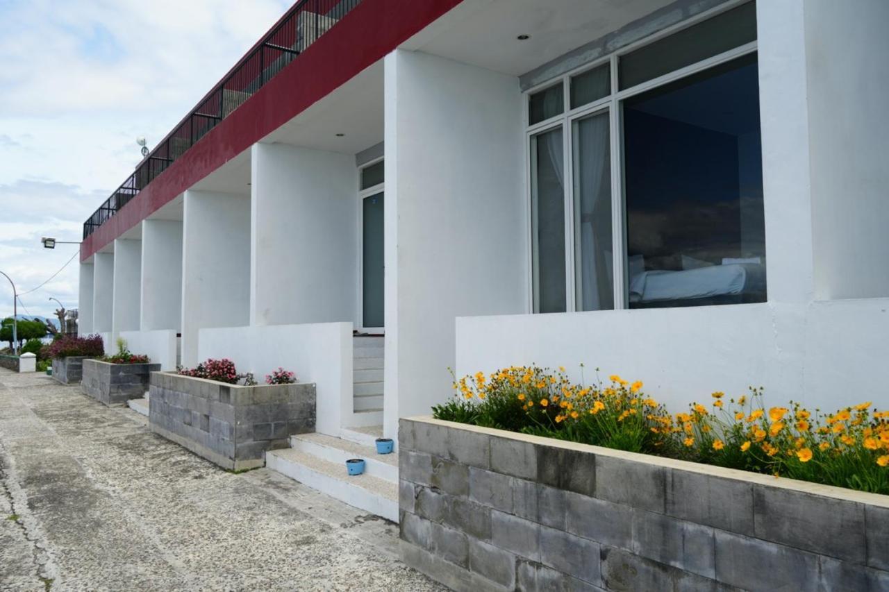 באליג'ה Tiara Bunga Hotel & Villa מראה חיצוני תמונה